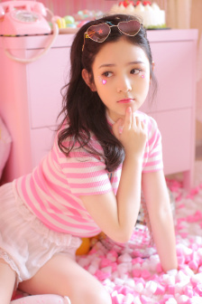 女生是不是都抠过自己的